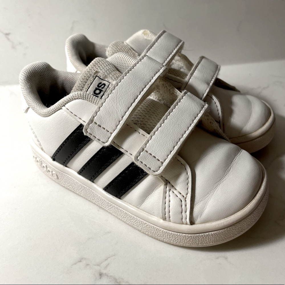 Adidas Superstar size 6